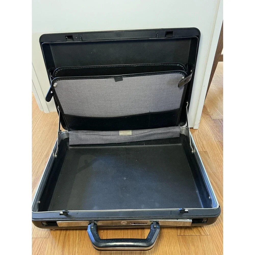 Vintage Samsonite Delegate Hard Shell Briefcase 18
